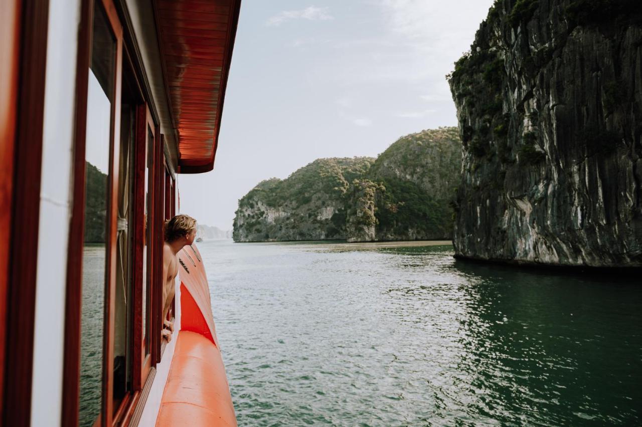 Cat Ba Bay Cruises Hotel Dong Khe Sau Exterior photo