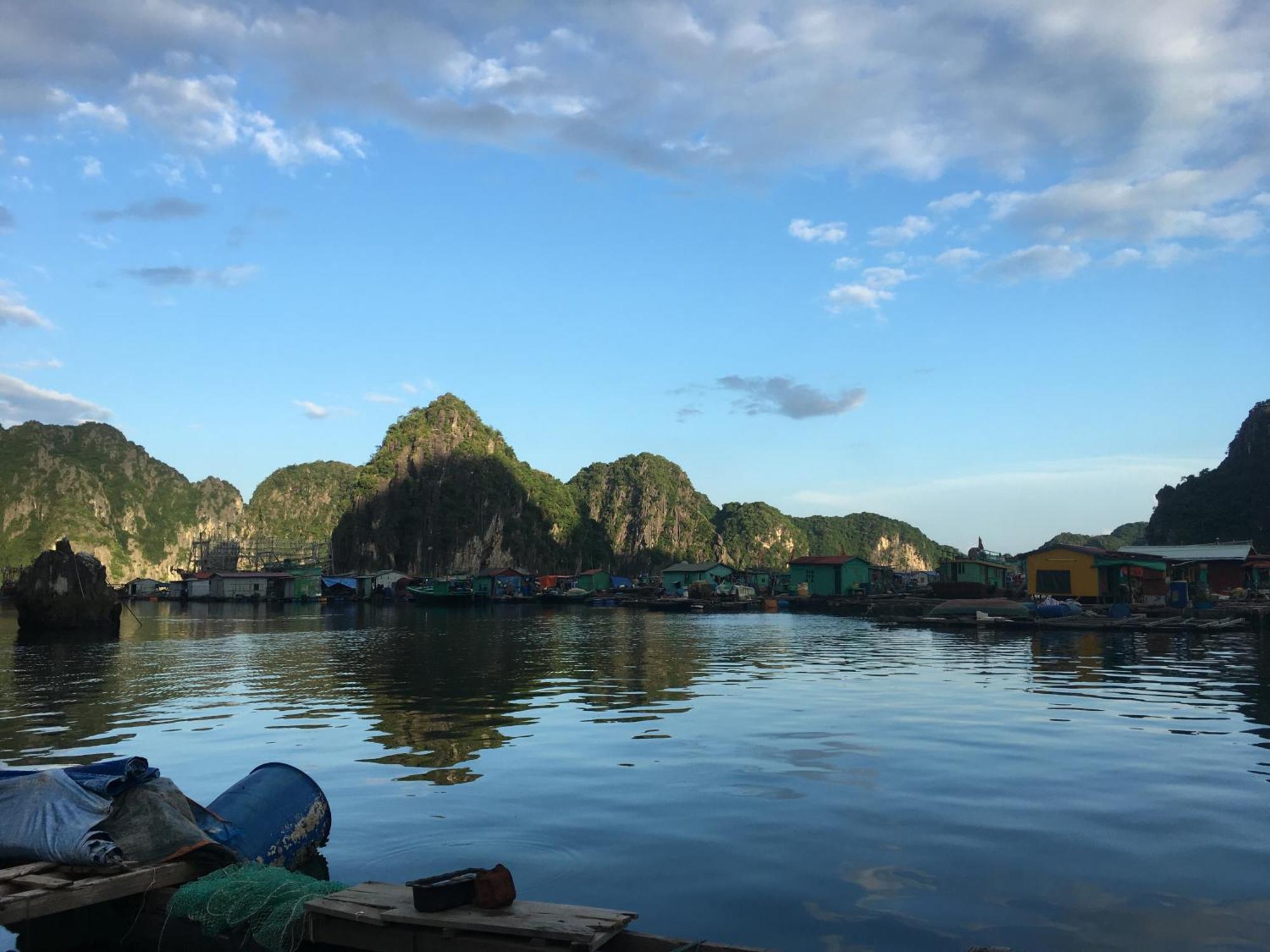 Cat Ba Bay Cruises Hotel Dong Khe Sau Exterior photo