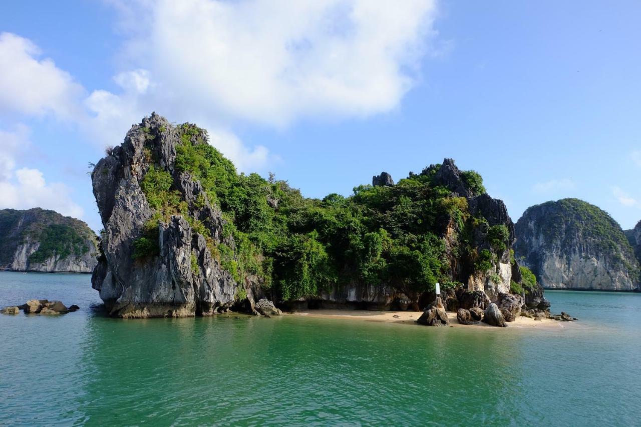 Cat Ba Bay Cruises Hotel Dong Khe Sau Exterior photo